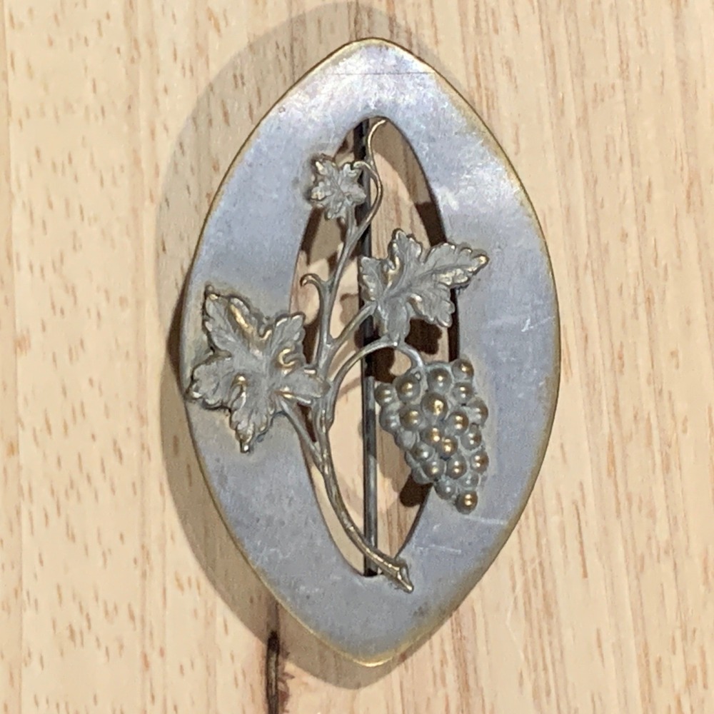 Vintage Brooch Women Silver Gold Tone Grape Leaf Oval Antique Style Pin Vineyard